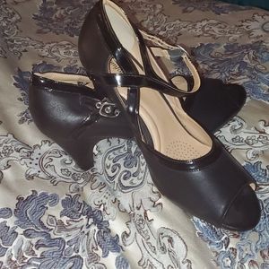 Roamans dress shoe--Comfortview